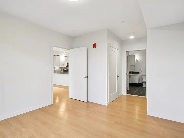 Park77 Apartments — Photo 80