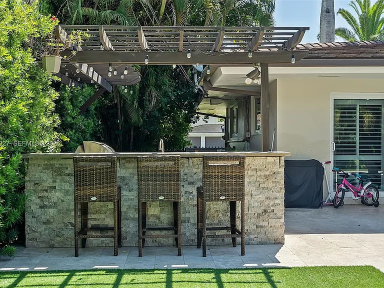4750 Alhambra Cir — Photo 44
