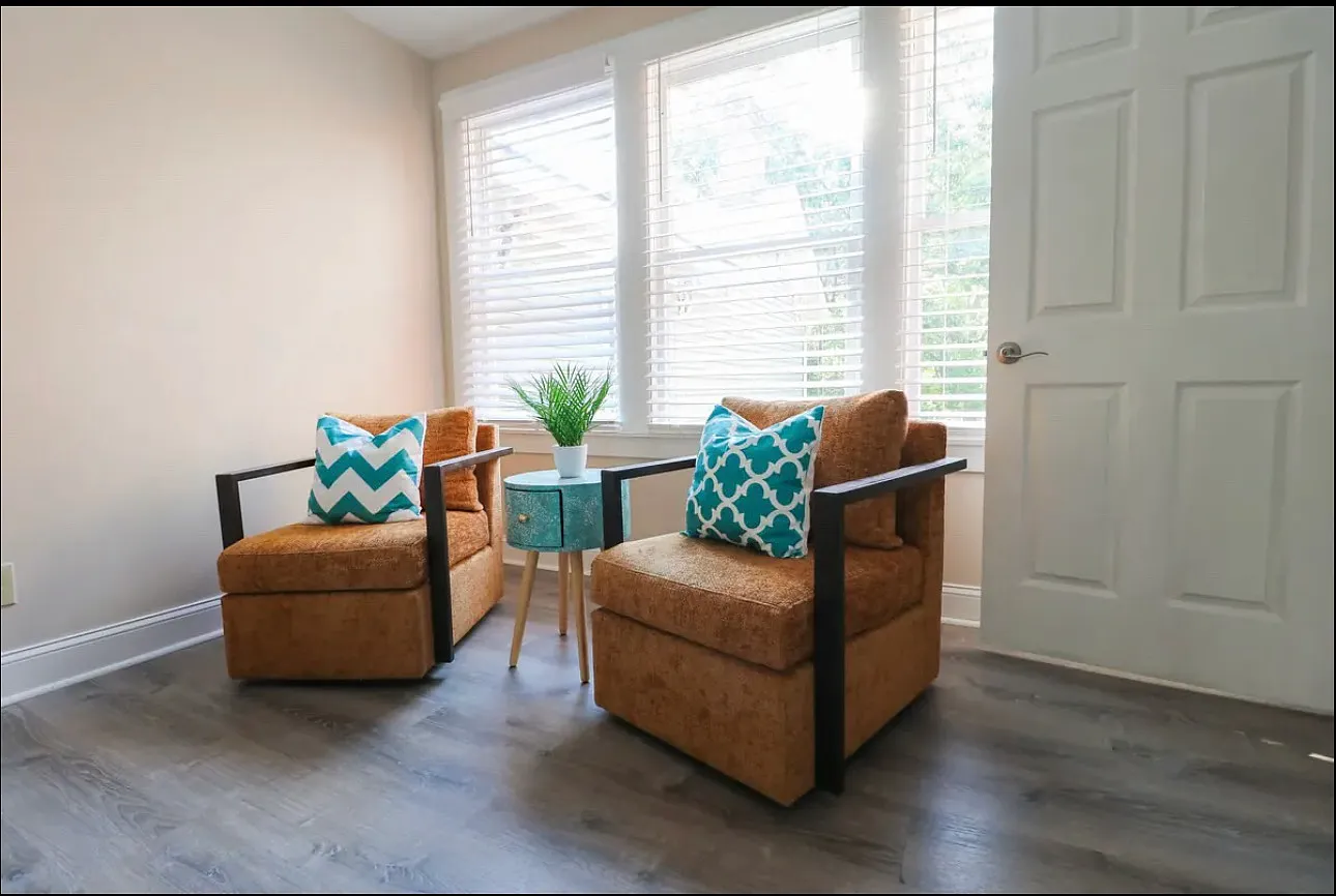 3 bed, 1100 sqft, $1,850 — Photo 4