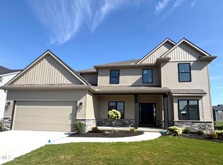 5051 Magnolia Dr, Oregon, OH 43616