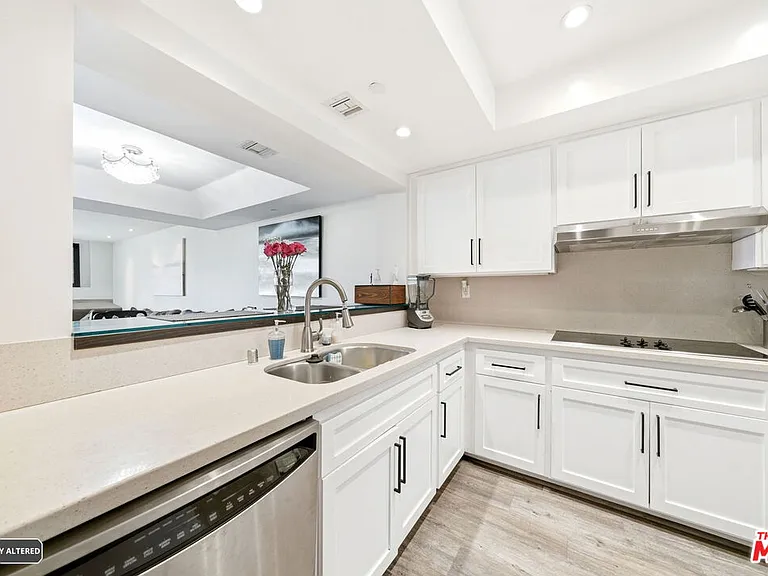 122 Ocean Park Blvd #507 — Photo 6