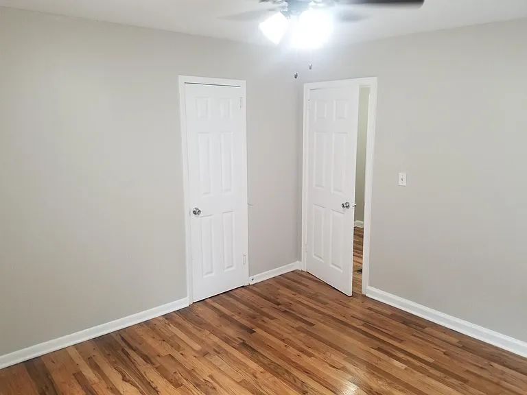 2467 Calvin Ave — Photo 15
