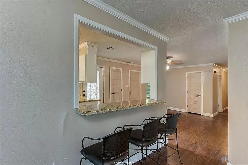 515 Kyle Ave — Photo 3