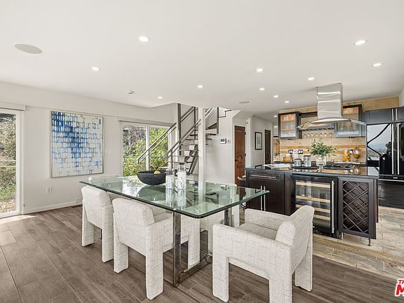 4th image of 6960 Pacific View Dr