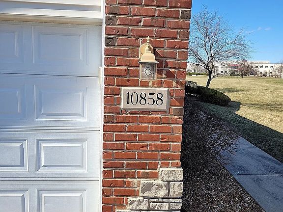 5th image of 10858 Canterbury Dr