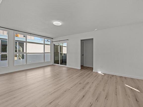 3rd image of 2140 Howard Ave APT 18