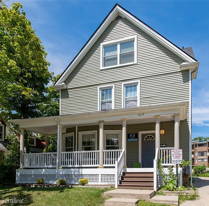 1619 S University Ave — Photo 1