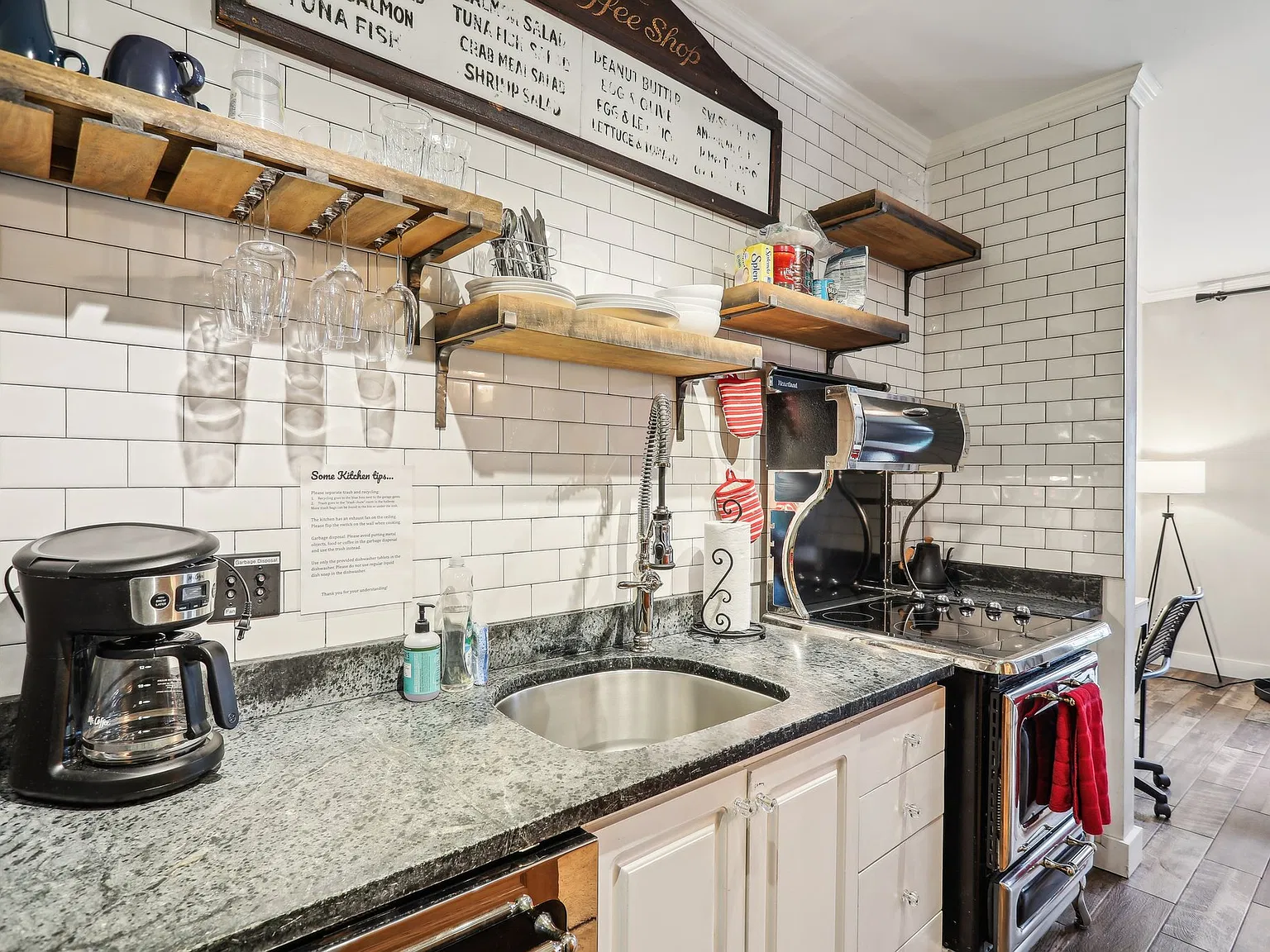 1 bed, 466 sqft, $2,595 — Photo 2