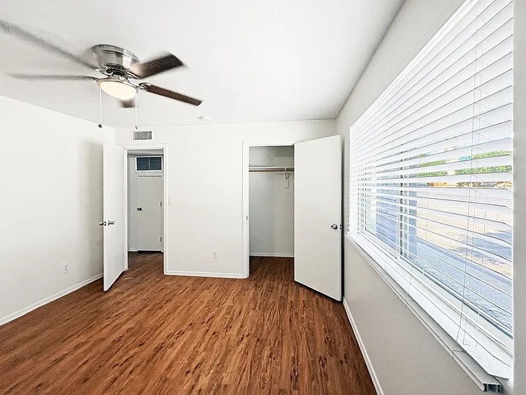 2417 E Campbell Ave #2A — Photo 1