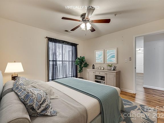 2nd image of 37 Hamiltons Harbor Dr APT 601