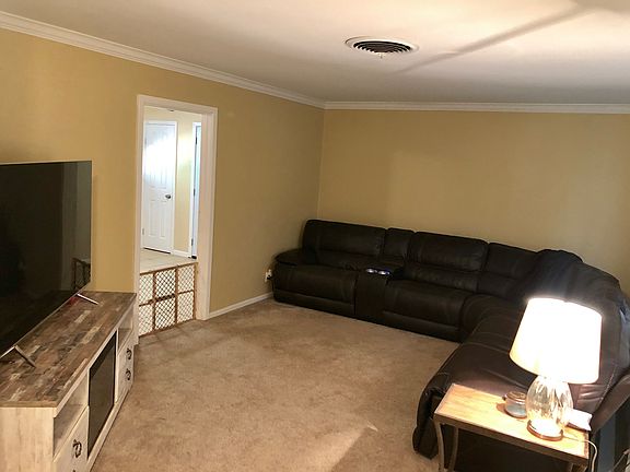5th image of 4119 Kingsbury Dr
