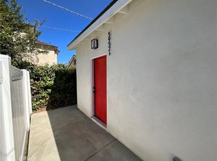 5952 1/2 Balcom Ave, Encino, CA 91316