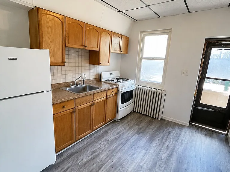 3089 Weikel St — Photo 5