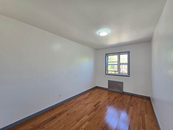 3rd image of 156 28th Ave Floor 2