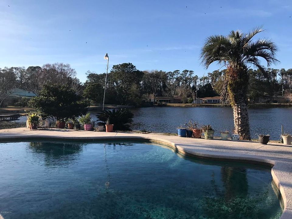 1st image of 2547 Barry Dr S