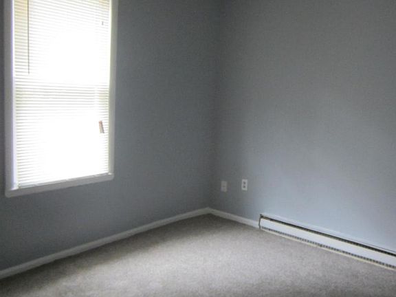 4th image of 108 Franklin St Floor 2