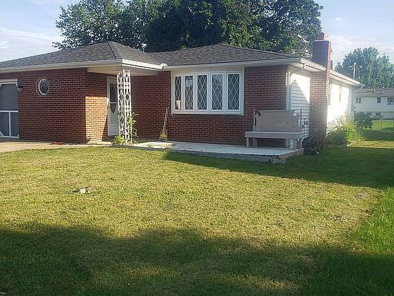 3rd image of 3878 Sharondale Dr