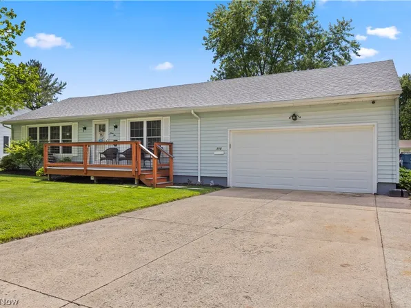310 N Woodhill Dr, Amherst, OH 44001