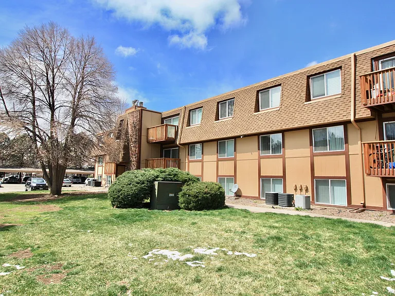 Pinon Place Apartments — Photo 20