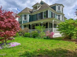 38 Taconic Ave, Lenox, MA 01240