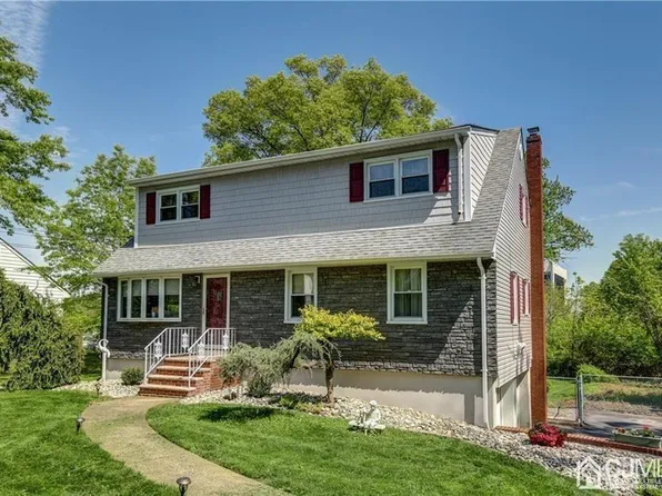 65 Tower Rd, Edison, NJ 08820