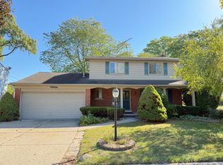 30138 Ohmer Dr, Warren, MI 48092