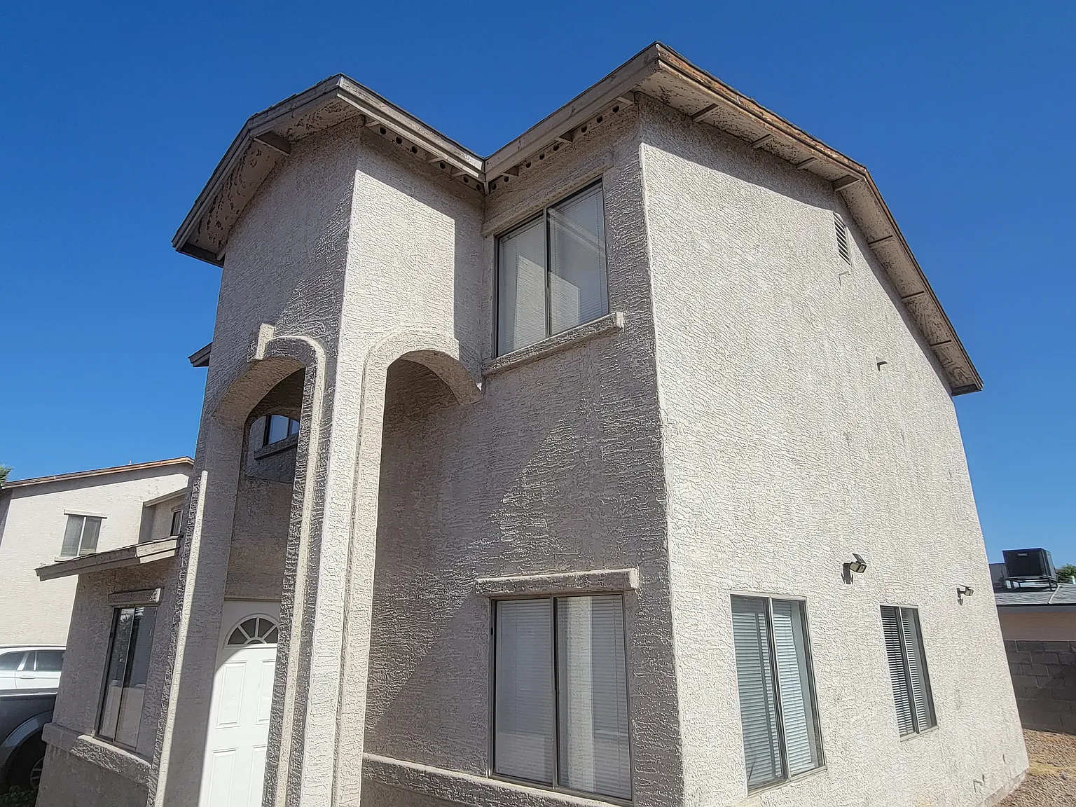 4 bed, 1450 sqft, $1,975 — Photo 1