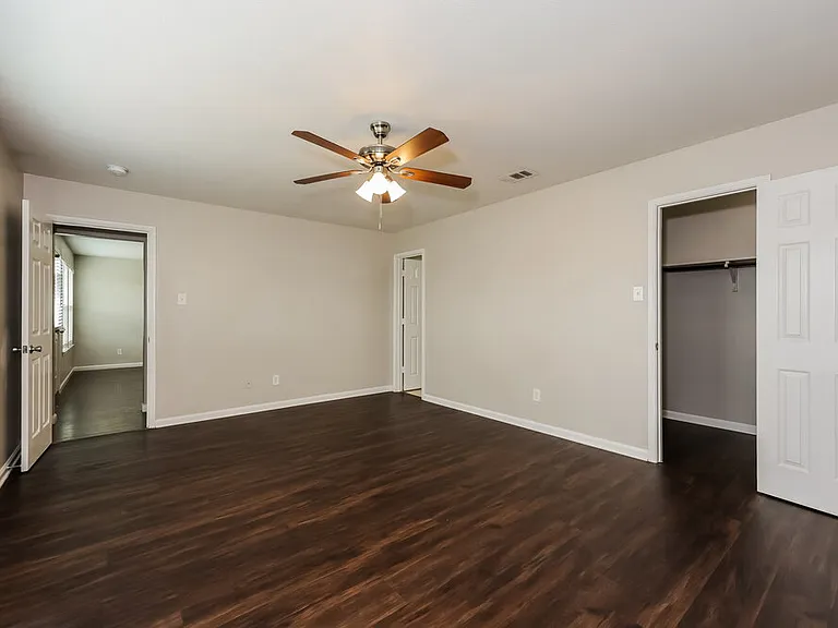 8820 Elk Creek Ln — Photo 8