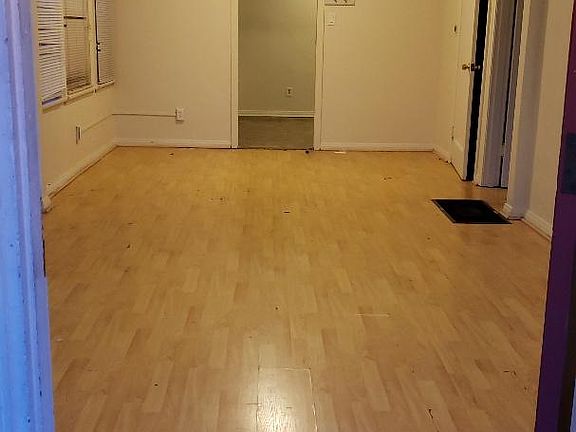 4th image of 284 E 21st St