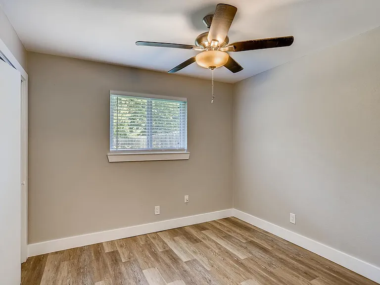 8513 Dryfield Dr #B — Photo 15