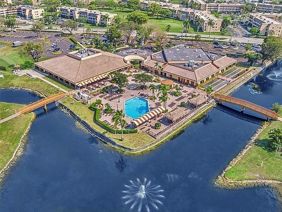 3rd image of 9660 Sunrise Lakes Boulevard #301
