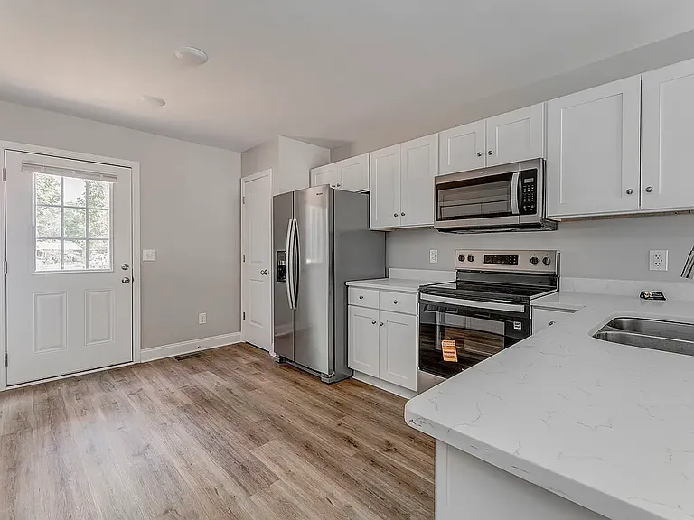 124 Callahan Cavender Rd SE #B — Photo 9