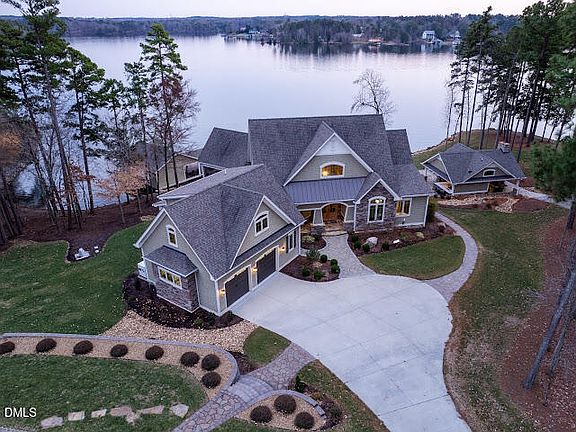 3rd image of 1304 Estate Rd