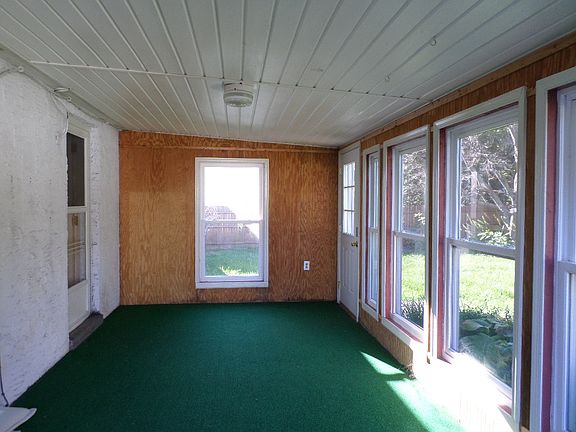 3rd image of 45 Robinson Ave