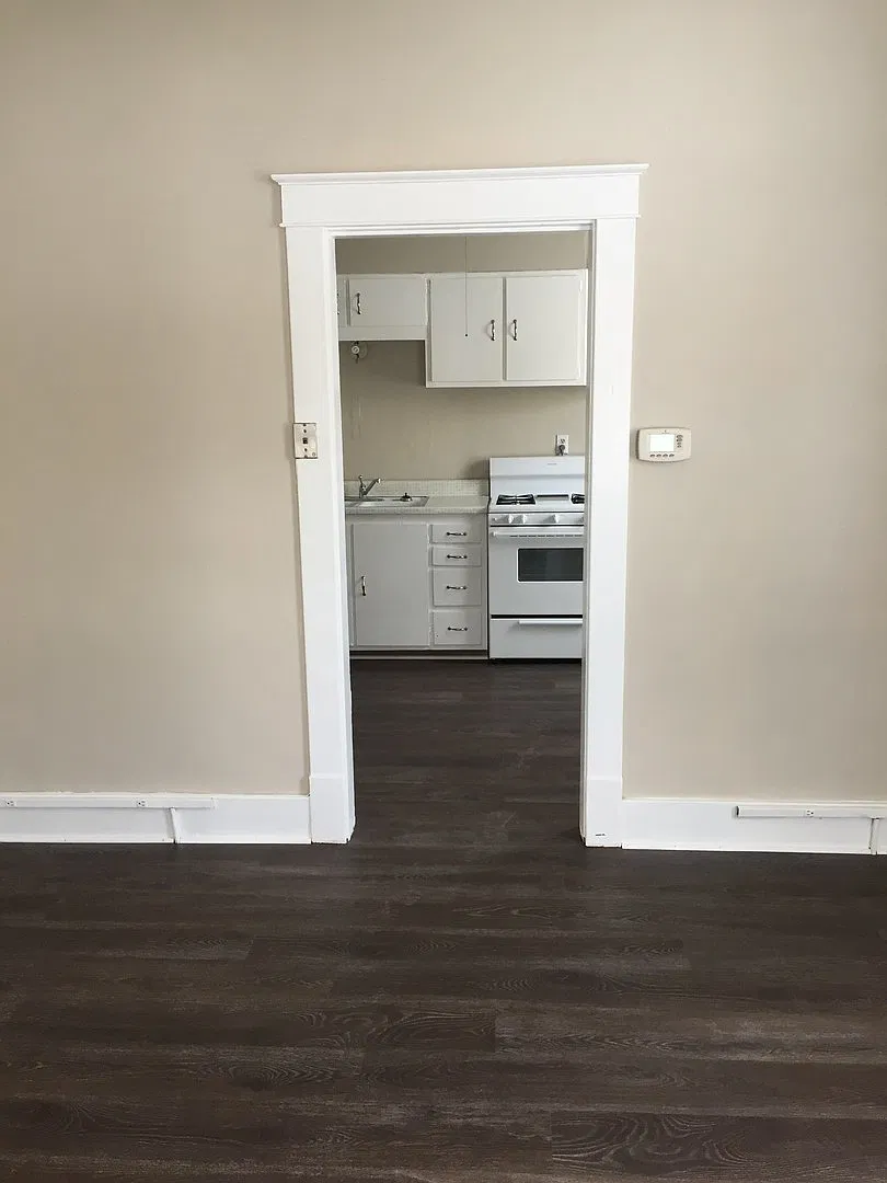 3 Bedroom House w/Garage — Photo 3