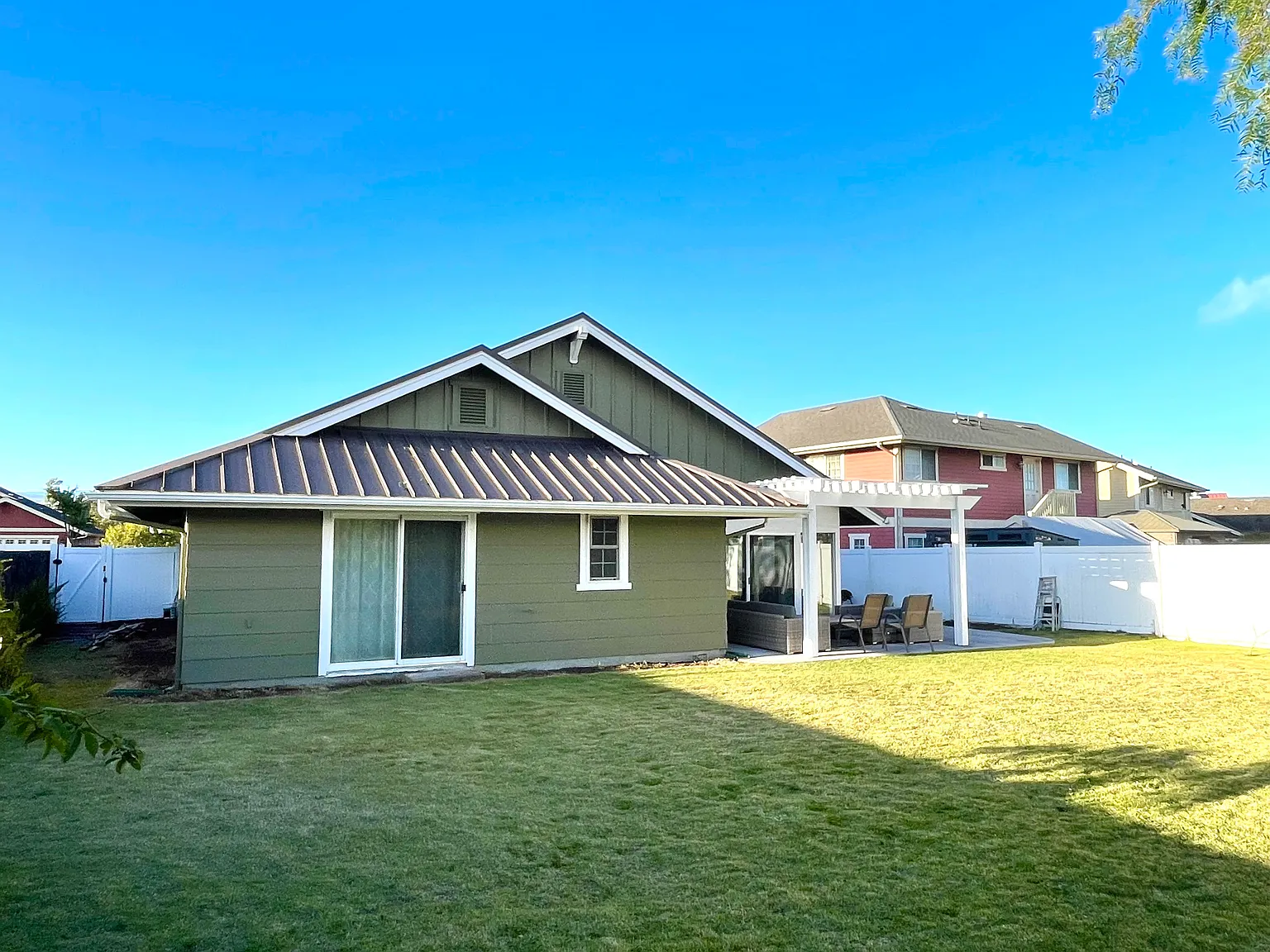 4 bed, 1641 sqft, $4,800 — Photo 3
