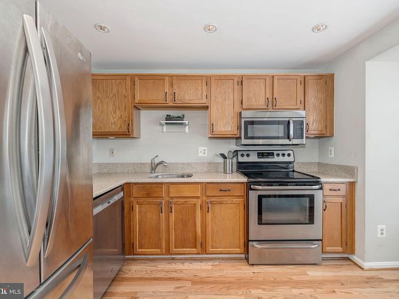 4th image of 5808 Norham Dr
