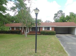 36 Elton St, Hazlehurst, GA 31539