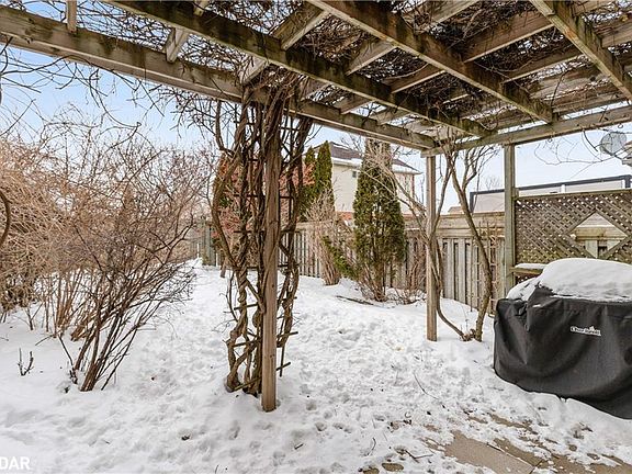 2nd image of 131 Leslie Ave