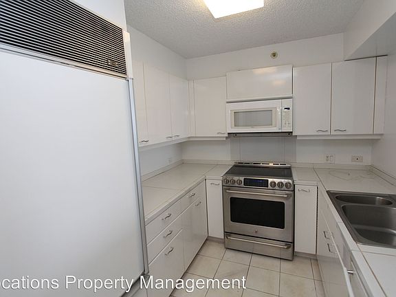3rd image of 415 South St #Makai503