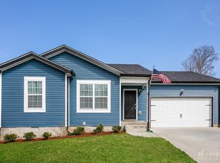 615 Woodhaven Dr, Clarksville, TN 37042