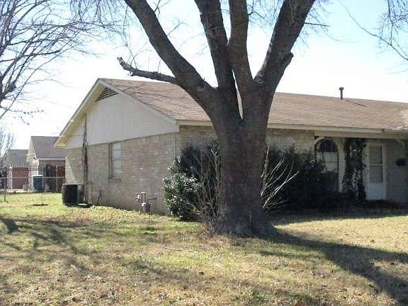 3rd image of 1748 Continental Dr