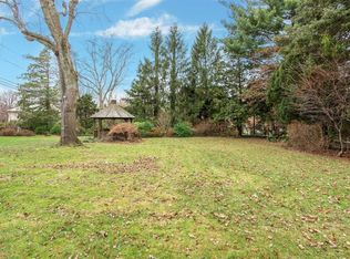 North Dr, Great neck, NY 11021