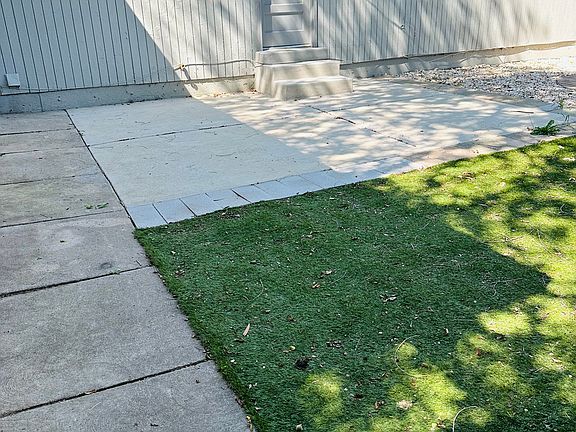 5th image of 522 W Ramona Ave