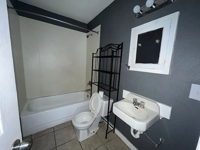 3118 Waverly Ave — Photo 6
