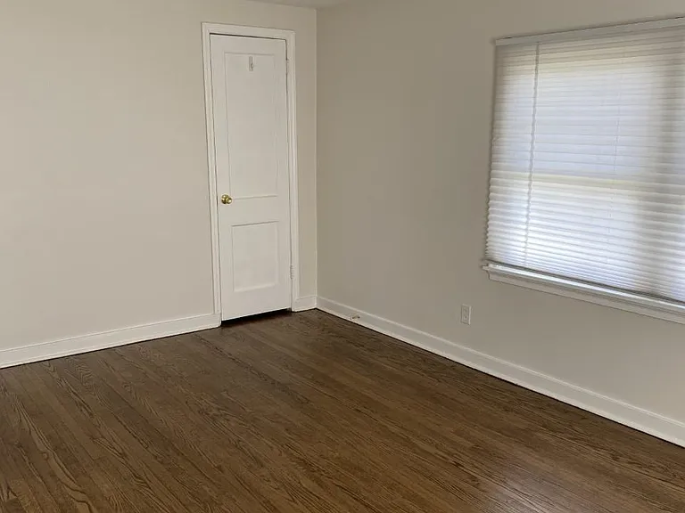 530 E Passaic Ave — Photo 12