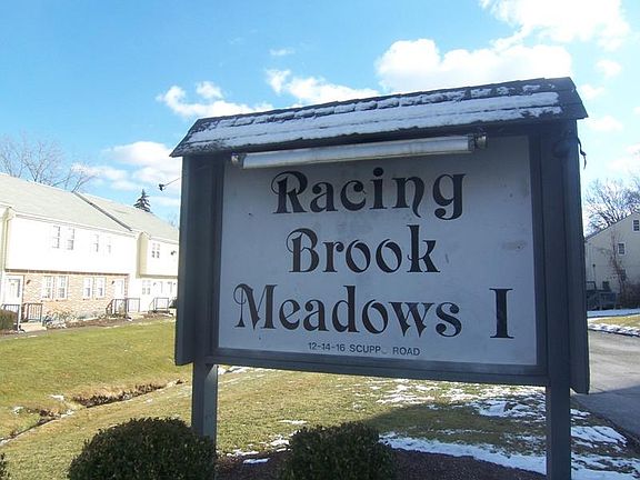 Easy Commute Location