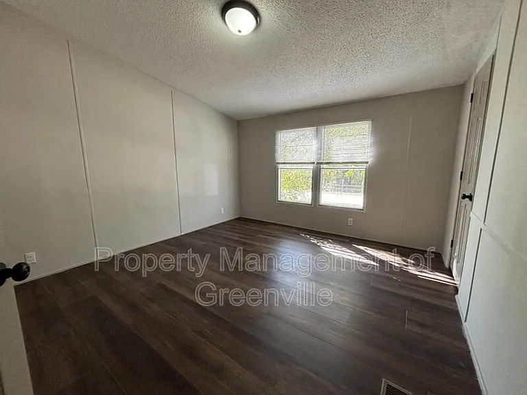 102 Tifton Ct — Photo 11