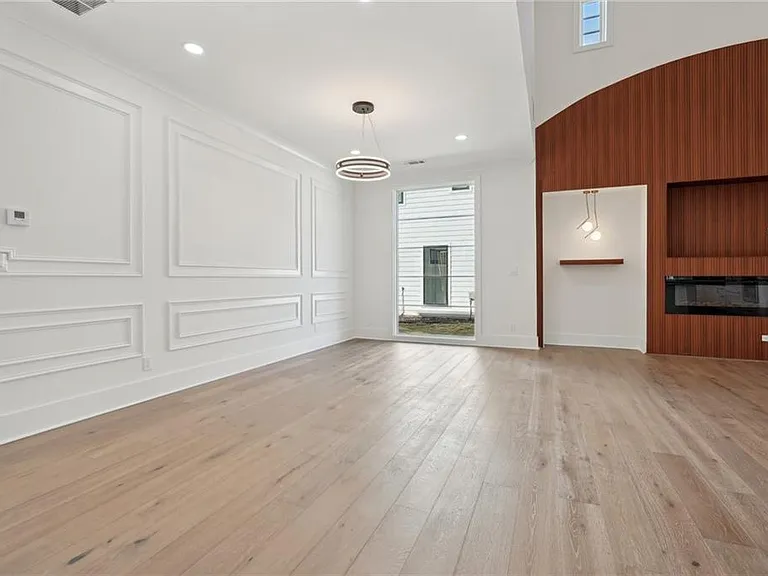 120 Thome Dr — Photo 20