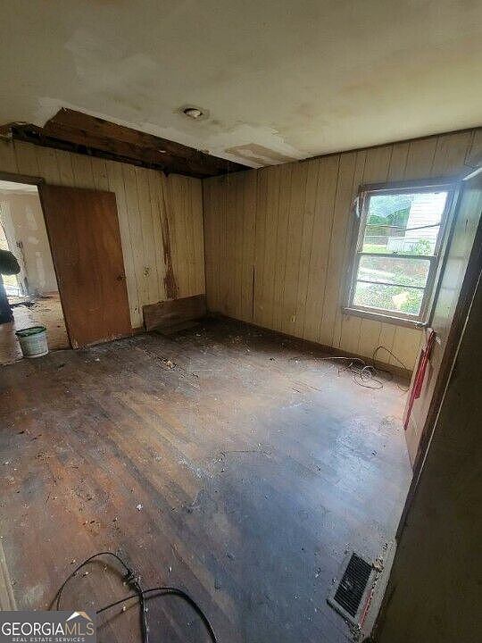 2nd image of 264 Booker St SW